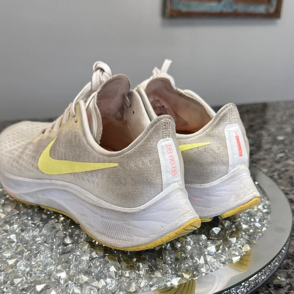 Nike zoom Women's Athletic Shoes in Cream and Yellow 8